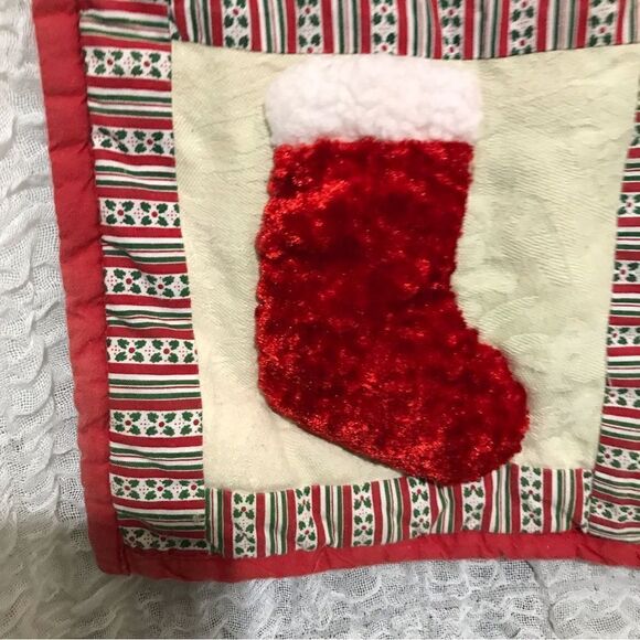 Vintage Santa Claus Christmas Quilted Blanket - Picture 5 of 16